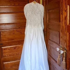 Int. Ladies Garment Workers Union Vtg. Victorian Wedding gown sold as is